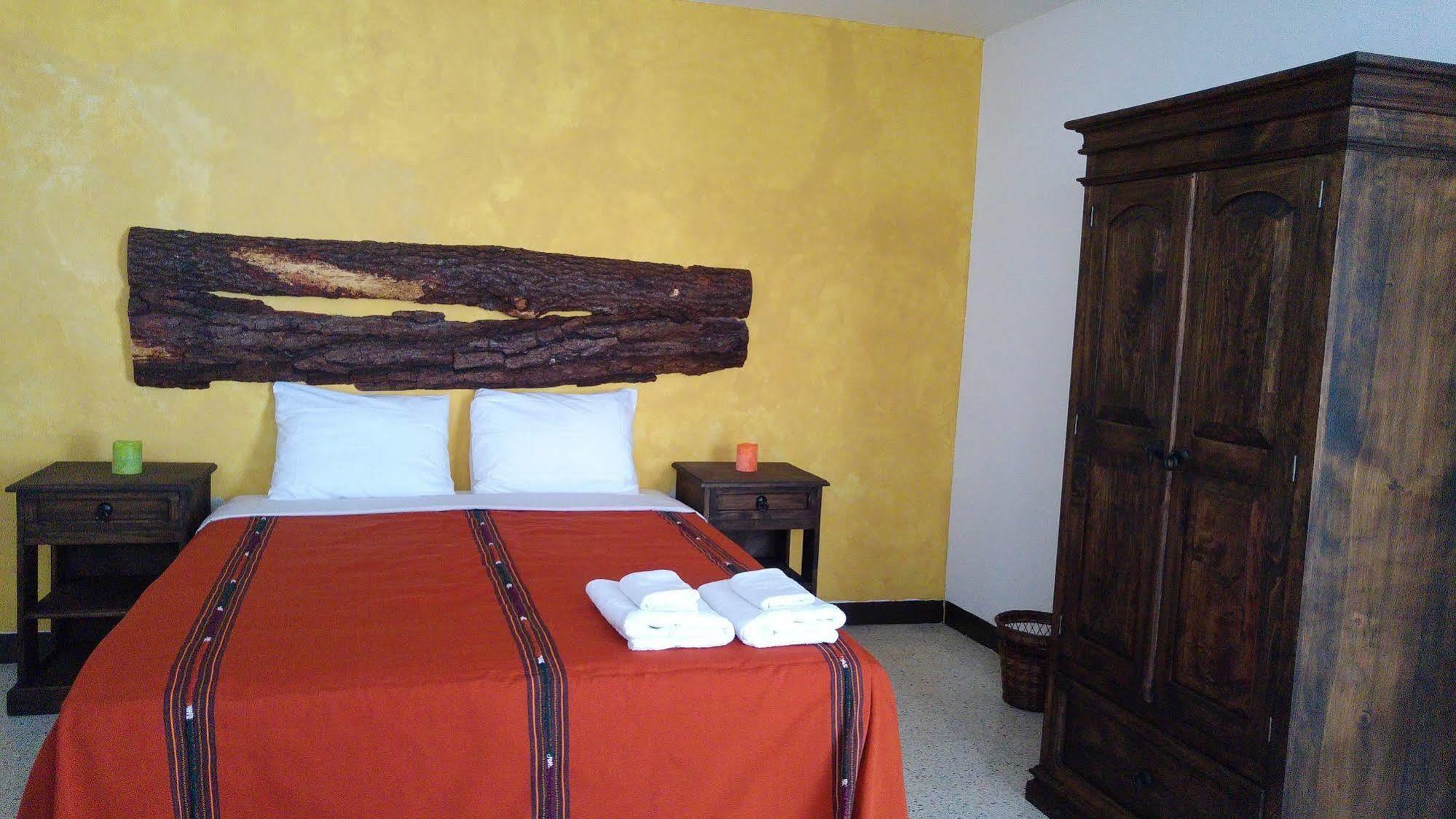 Ixkanul Antigua Hotel Exterior foto