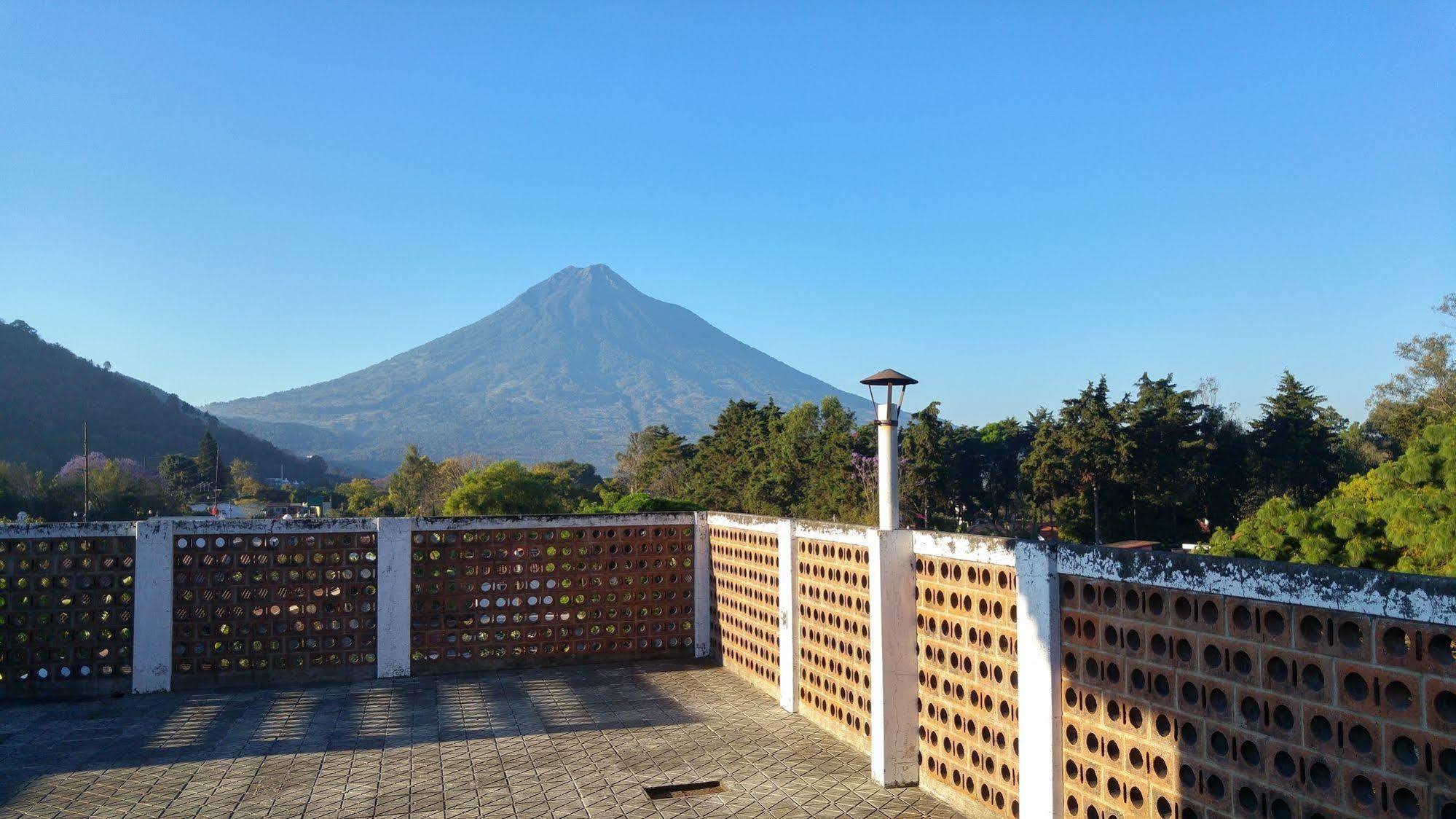 Ixkanul Antigua Hotel Exterior foto